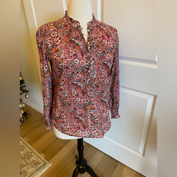 Add some Sparkle with this Fall Red Blouse - Picture 6 of 8